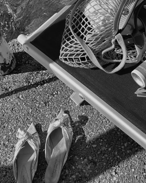 Flat Sandals With Knot
